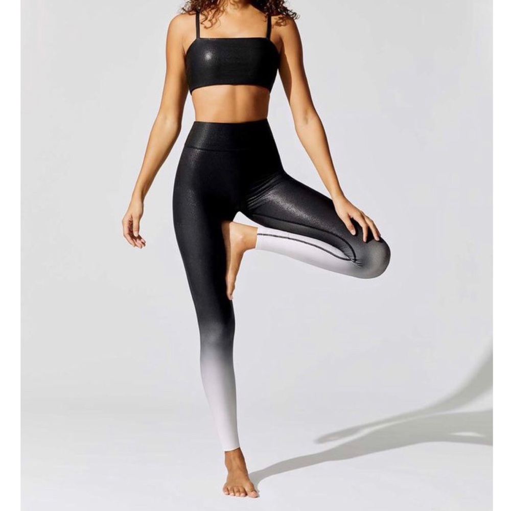 NWT Small: Workout Leggings and Bra Set Carbon38